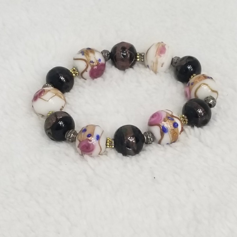 Glass bead stretch bracelet